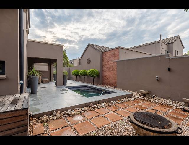 3 BEDROOM HOUSE FOR SALE IN NORTH RIDING